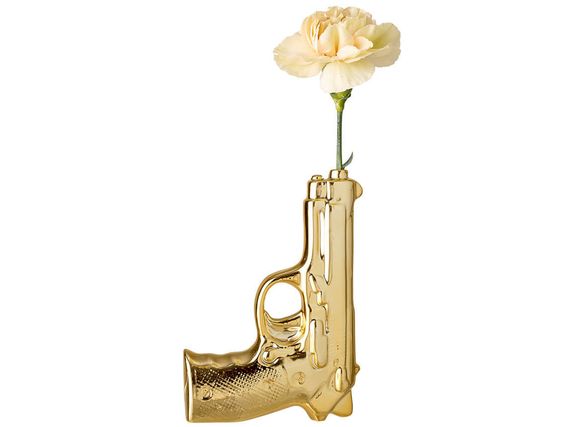Udlejning / leje af Golden Gun vase. Super flot guldvase - udformet som en gylden pistol. Et 